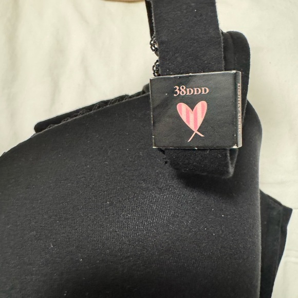 Victoria Secret Body By Victoria Lined Perfect Coverage - Picture 6 of 6